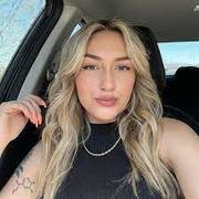 Julia Michaels's avatar