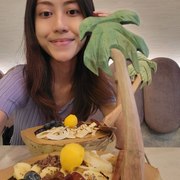 Jesslyn YH