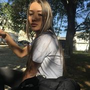 Laura Hughes's avatar