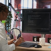 Winnie Damaris's avatar